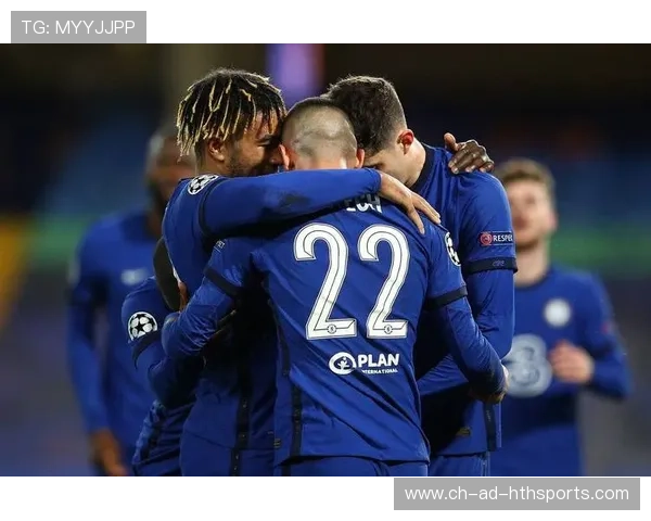 切尔西左路换位制造传中机会 切尔西左路换位制造传中机会