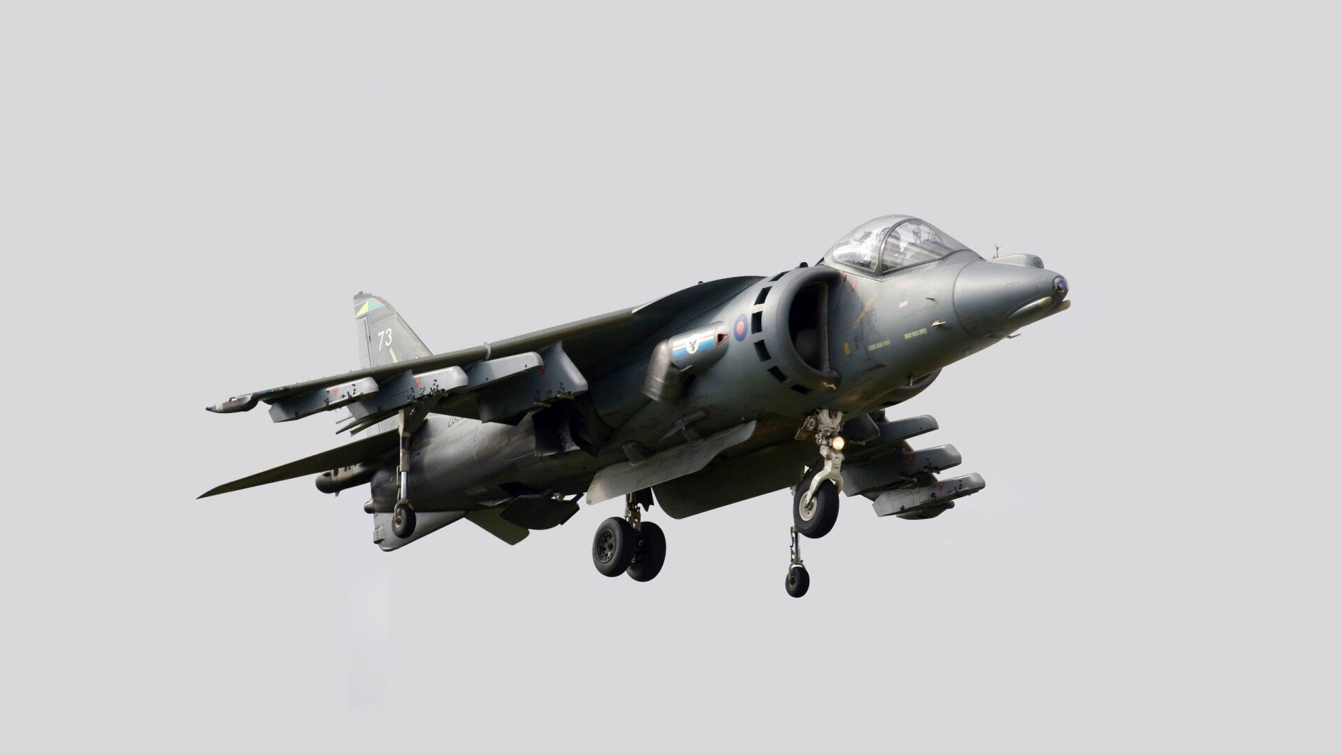 “简阳文体中心:篮球与羽毛球并行,赛事精彩不断”