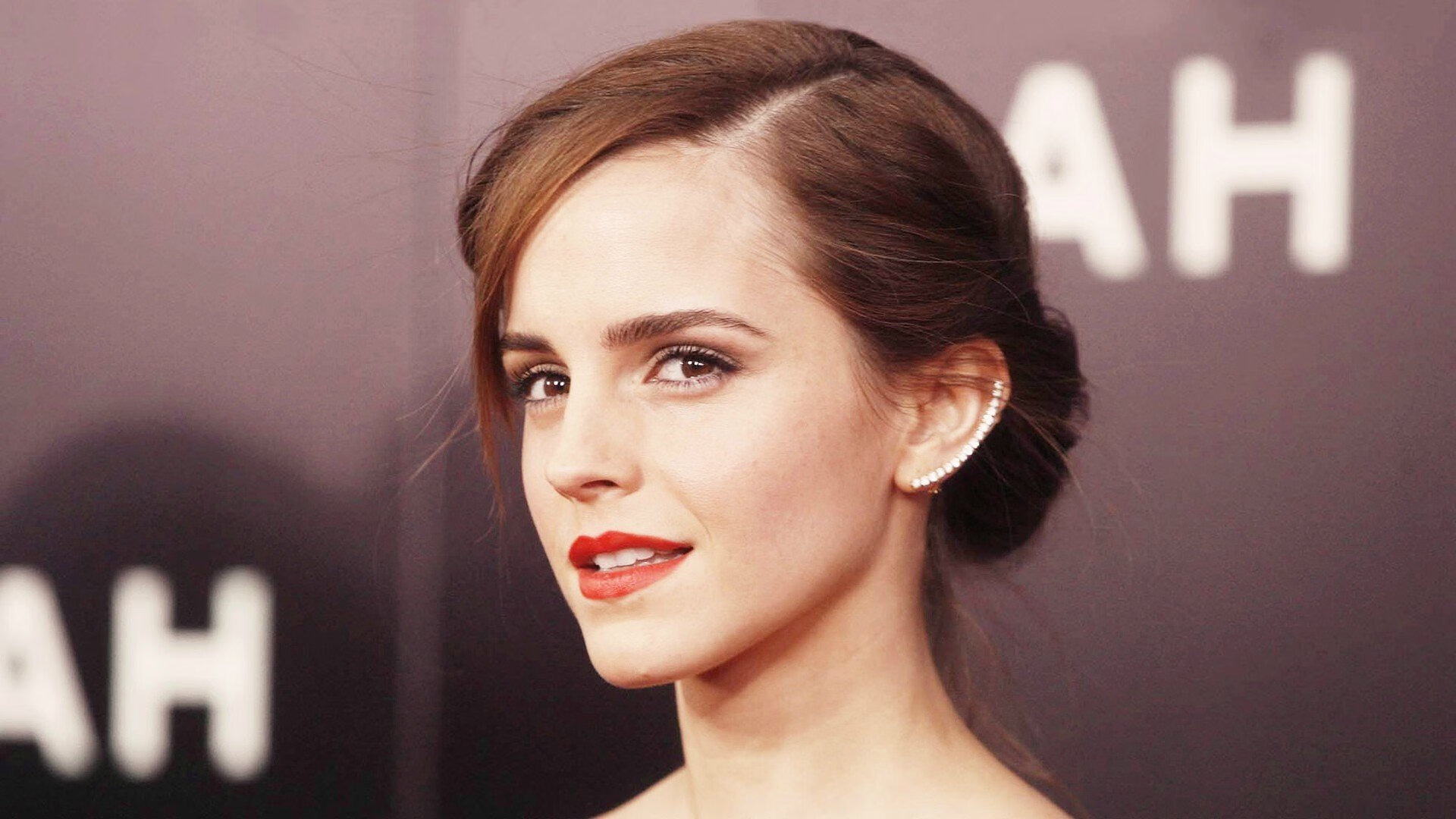 华体会官方网站-切尔西拜仁锁定17岁妖童，3球1助攻锋线新星引关注，切尔西拜仁历史战绩